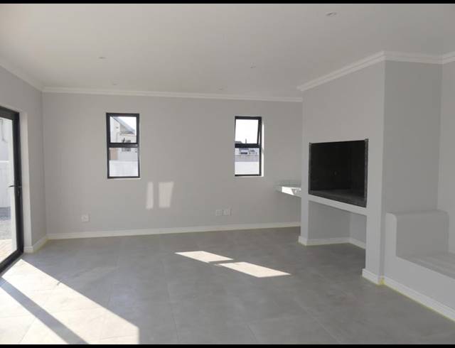 3 BEDROOM HOUSE FOR SALE IN SANDY POINT